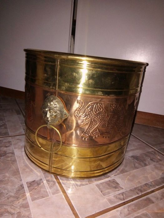 Frapiera din alama masiva cu elefanti