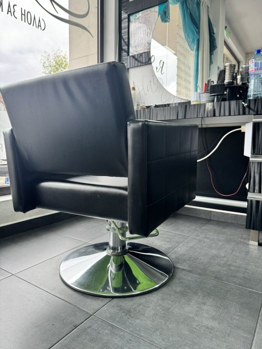 Черен фризьорски стол