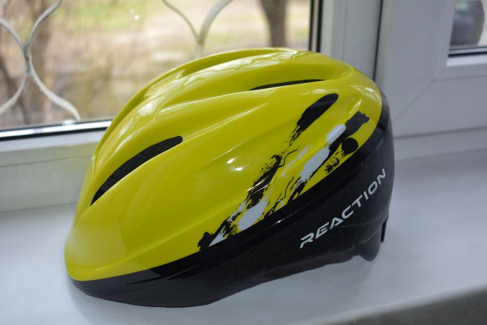 Шлем для роликов / велосипеда REACTION
