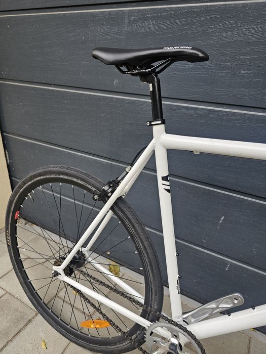 Bicicleta Fixie Inc puțin folosita stare impecabila