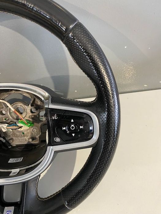 Volan cu incalzire R-DESIGN VOLVO S90 2016+ 39838210 31690694 32288776 32366296