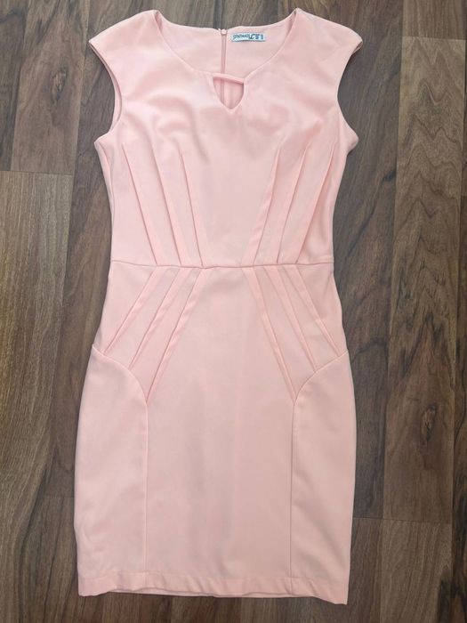 Rochie elegantǎ dreapta