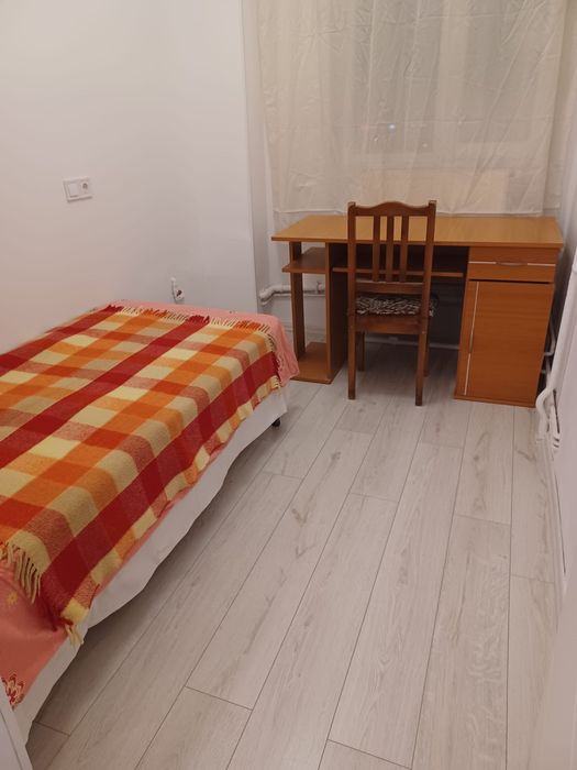 PROPRIETAR , inchiriez ap 2 camere 54 m, calea bascov( RAMADA)1400 ron