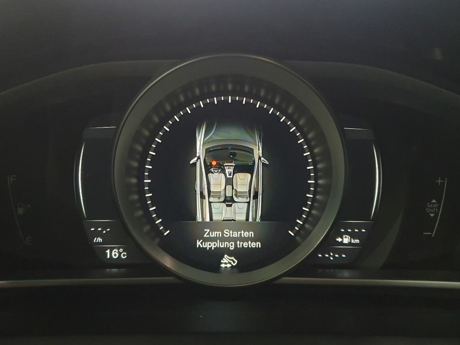 Dezmembrez vand Volvo V40 T3 , 2017 , euro 6 , 61000 km , 2.0 benzina