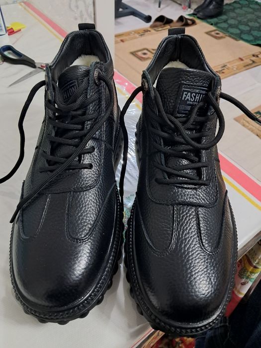 Продам новый зимний ботинок