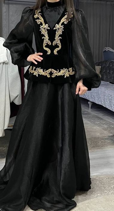 Две новых вечерних платьев