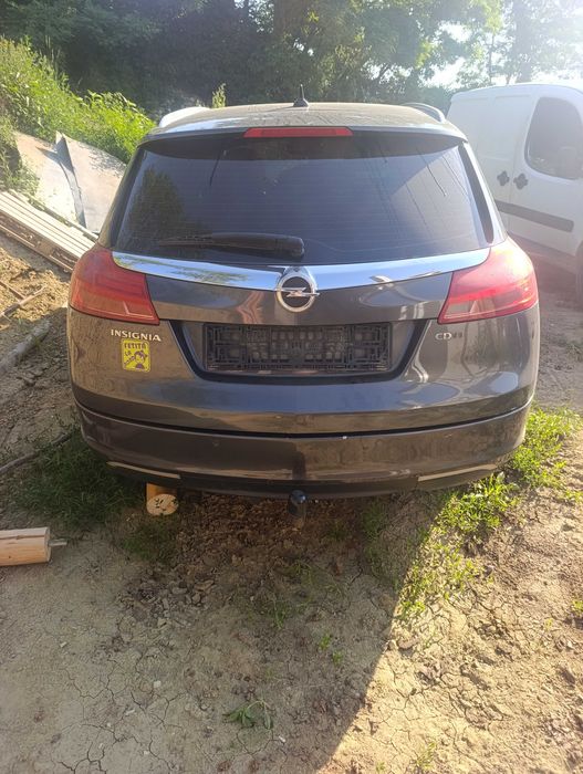 Dezmembrez opel insignia