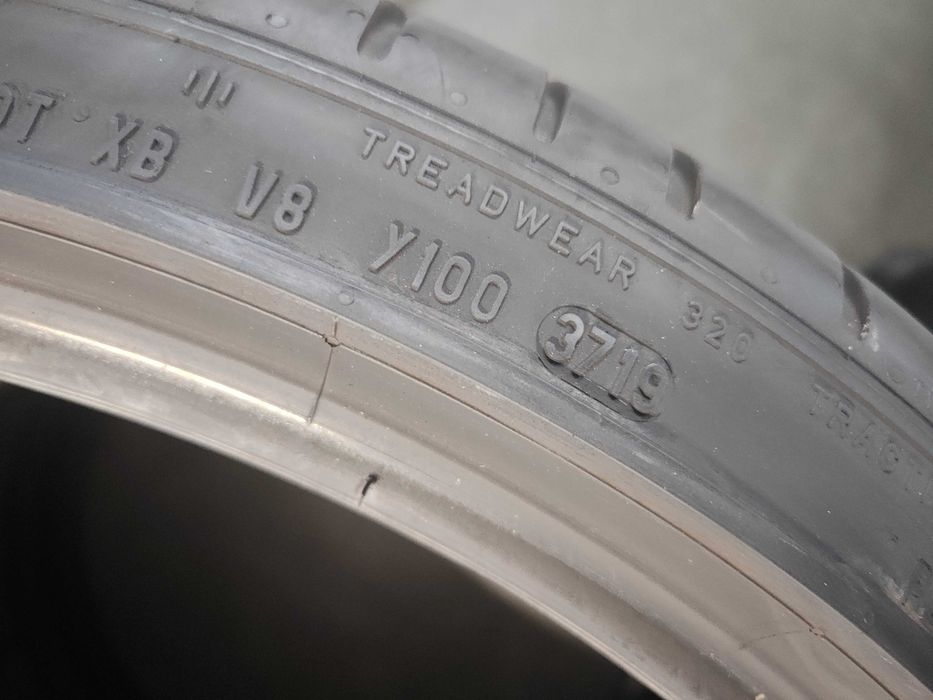 2бр. летни гуми 245/35/21 Pirelli