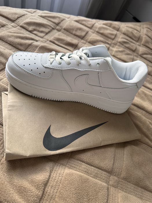 Кроссоки белые Nike