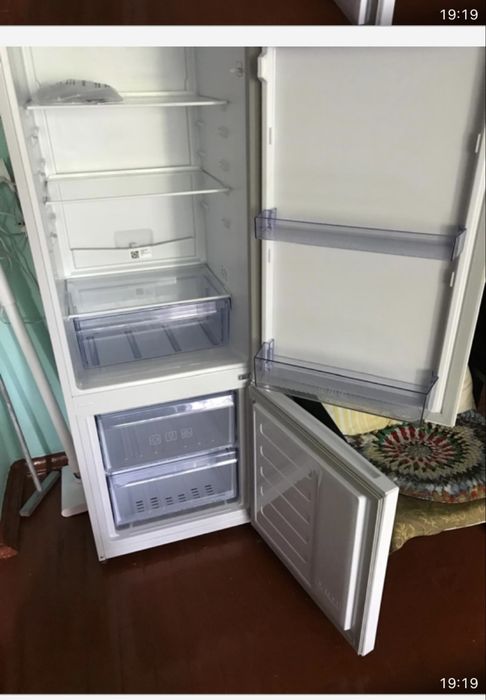 Продам холодидьник beko ,