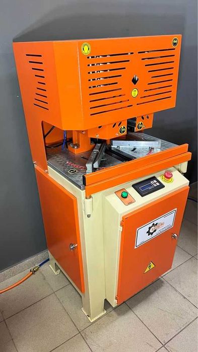 •Utilaj KRG 101 de sudat profile PVC cu BAC-uri universale de 0,2 mm