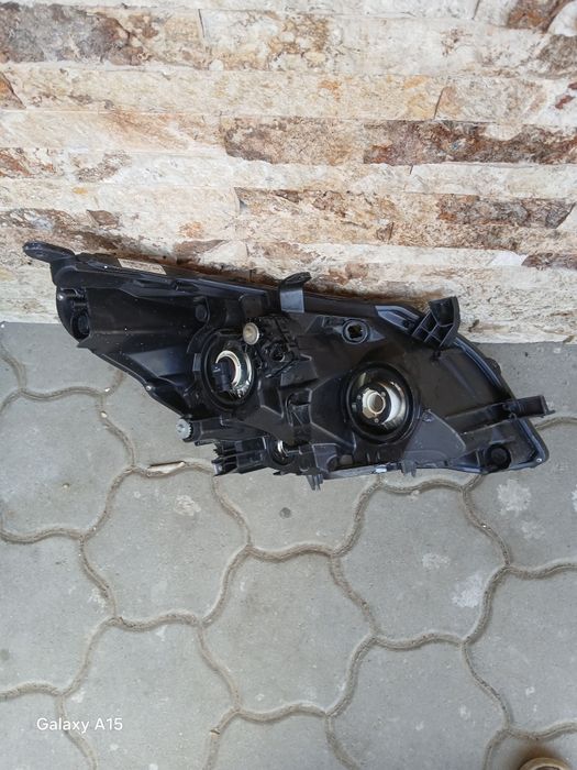 Far Toyota Corola 2009-2012