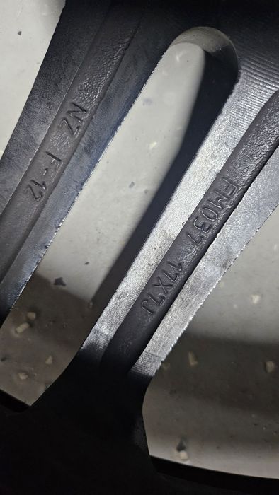 КОМПЛЕКТ дисков с шинами R17 для BMW