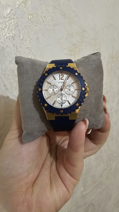 Часы GUESS (W0149L5). Оригинал