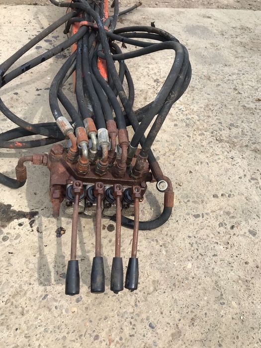 Distribuitor 4 manete cu furtune