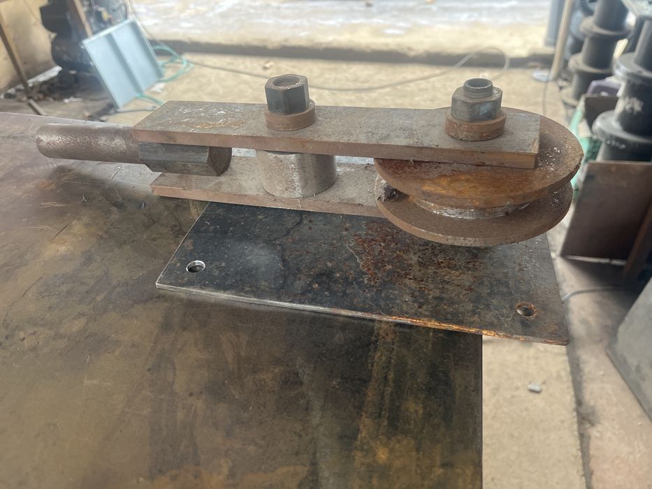 Трубагиб под профиль 20х20