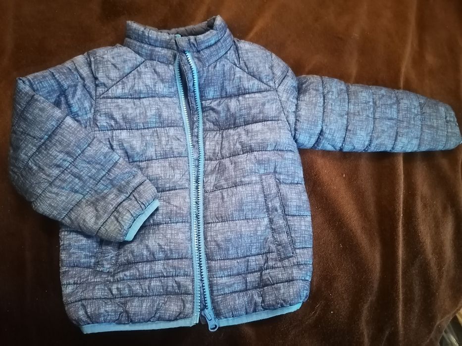 Якета/парки от 10-15лв.
детски ски панталон 13лв.,детски гащеризон 15л