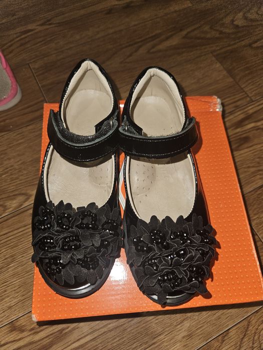 Продам детский туфли