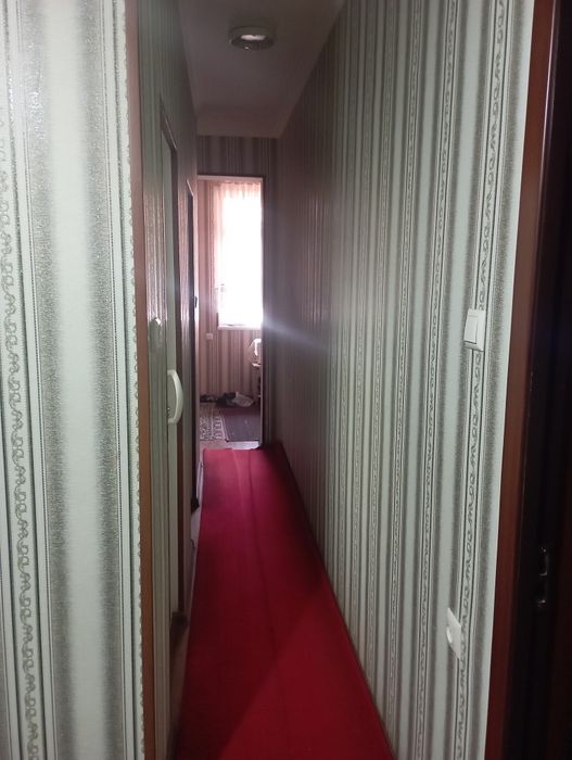 Продается 4 комнатная Чиланзар 19кв 4/1/4