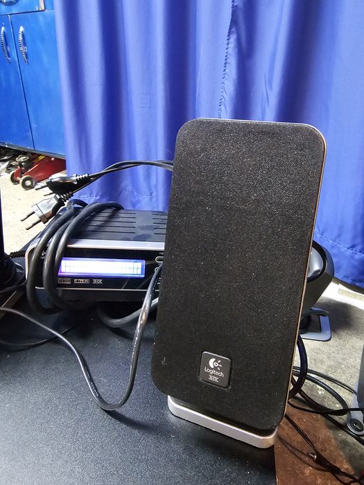 Sistem Logitech z 560 sateliti + consola