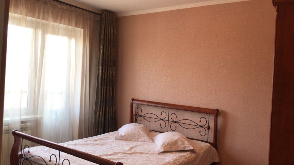 Сдам 3 км. квартиру, район Мега Центра