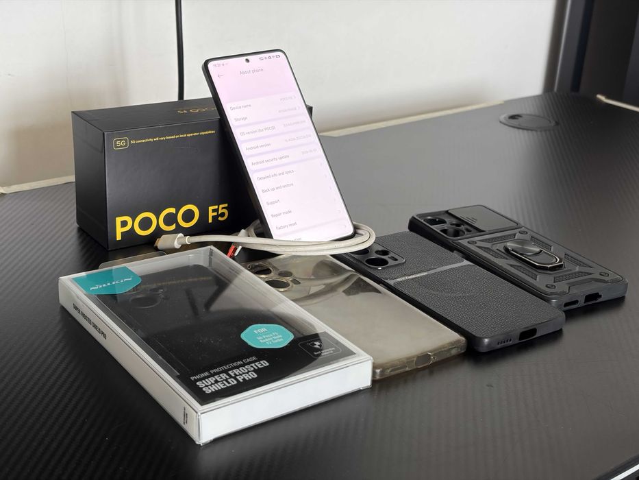Telefon Gaming Xiaomi POCO F5 12/256 GB, stare foarte bună, 4 huse, cutie, cablu