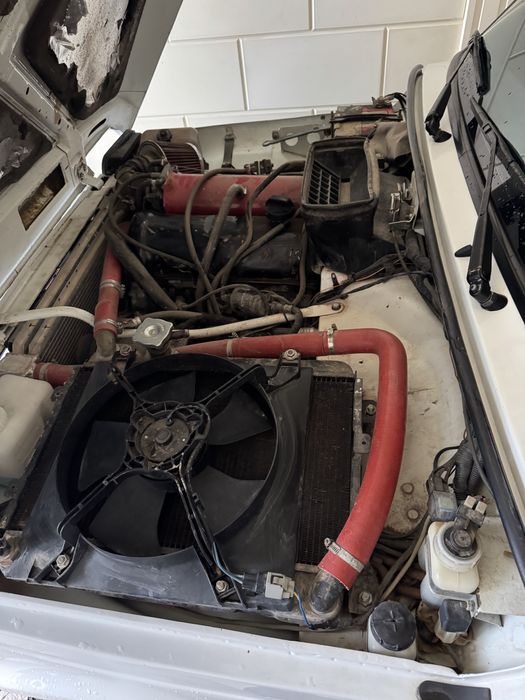 Niva 21214 4x4 sotiladi.