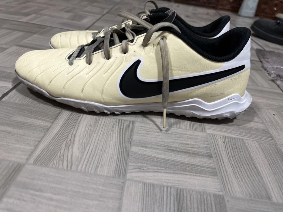 Adidași sport sintetic nike tiempo legend 9