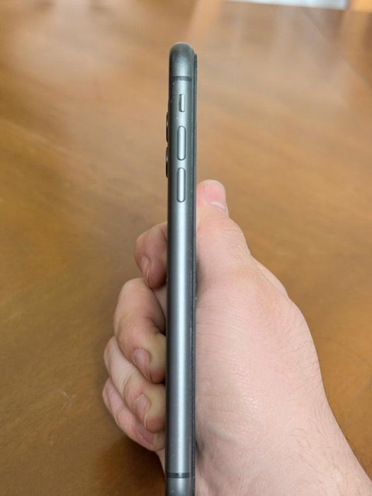iPhone 11 128GB в идеальном состоянии
