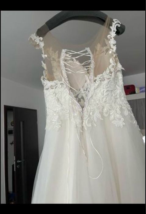 Vand rochie de mireasa