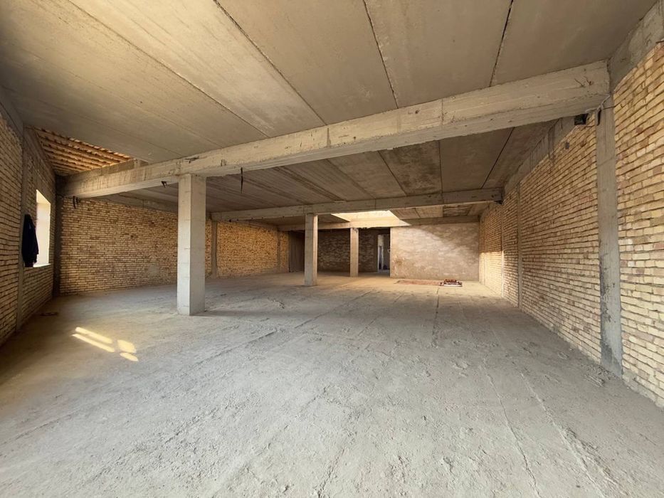 6 sotixli, 2 gavatli tayyor bino sotiladi.