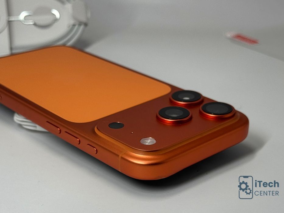 iPhone 17 Pro, 256GB, Cosmic Orange, 100% батерия, ОТЛИЧЕН, 2г. ГАРАНЦИЯ!