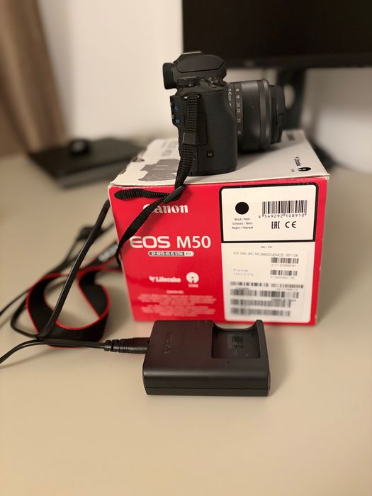 Canon EOS M50 + obiectiv EF-M 15-45mm IS STM (Kit) – 24.1MP, 4K, Wi-Fi