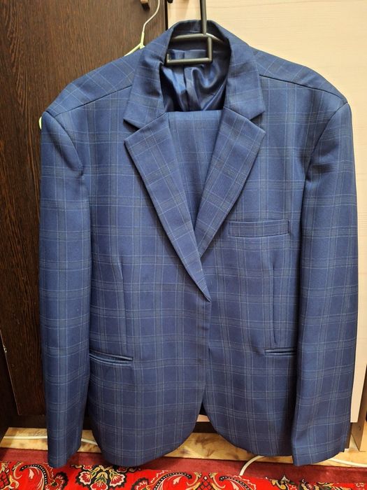 Продается костюм