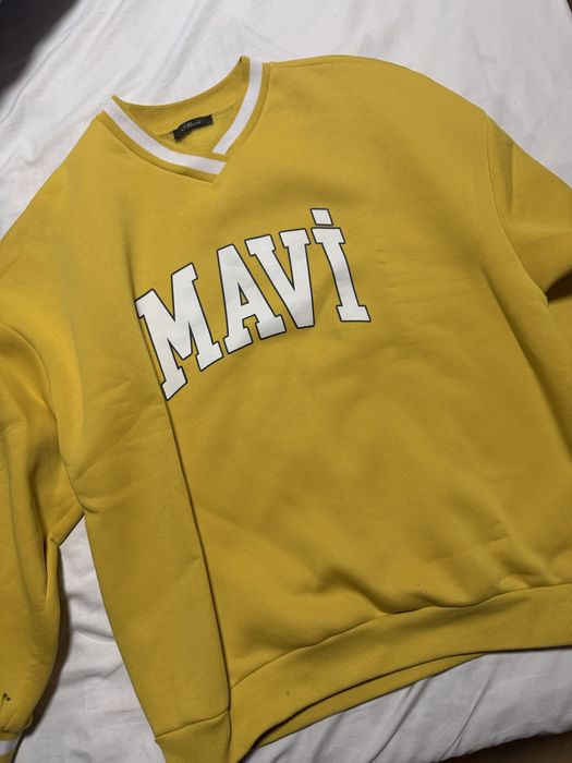 Mavi - жълт суичър