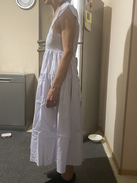 Платье для девочек 11-12 лет,рост 152. Надевала 2 раза.