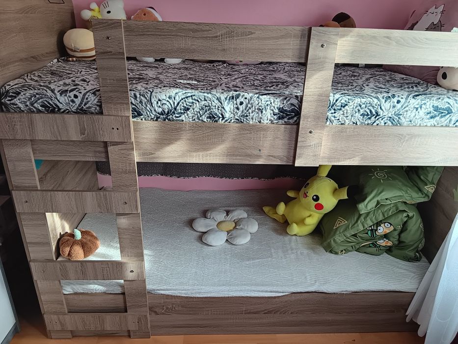 De vânzare pat cu somiera si saltele+dulap