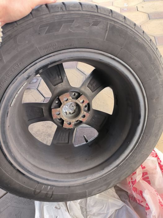 Продам титановые диски с резиной от тойоты