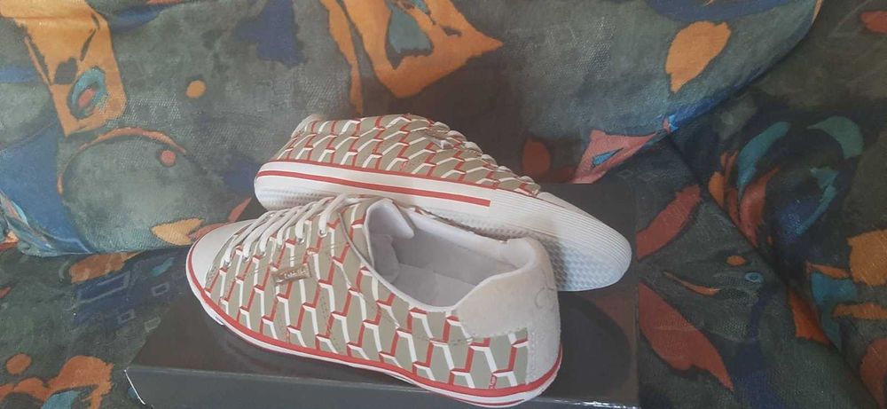 Дамски цветни кецове  Calvin Klein