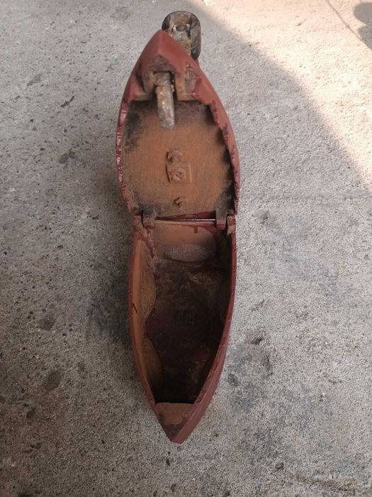 Продавам 100 годишна ютия, която е работила със жар!