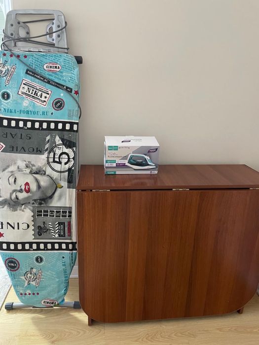 Продам стол книжку и гладильную доску