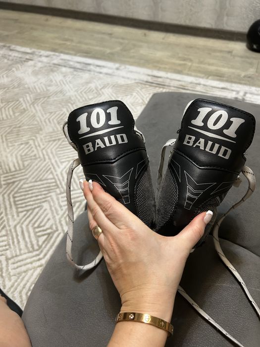 Продам коньки 32 р.