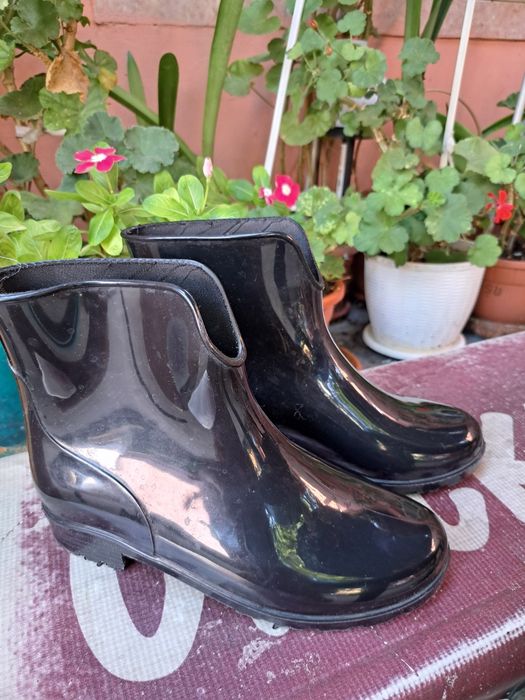 Ghetuțe de ploaie, de dama, negre