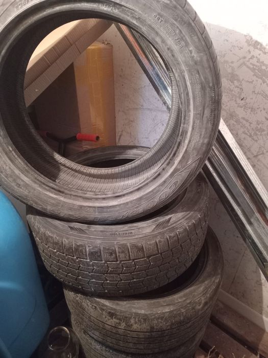Продам шины 235/50 
R18
R18
R18
