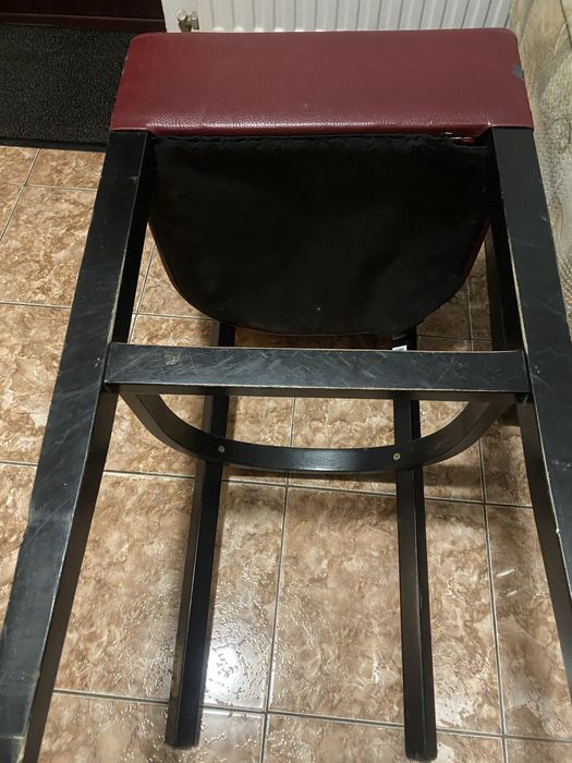 Scaune înalte pentru bar