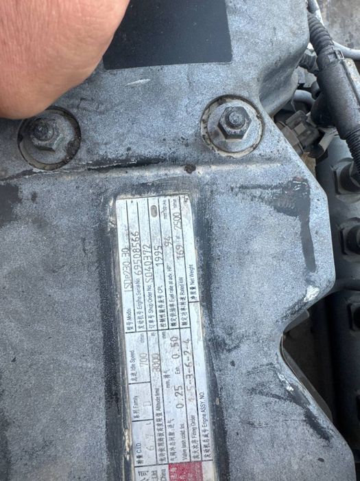 Cummins инжекторли  двигателлари Hyundai 140/145/210/220 га тушади