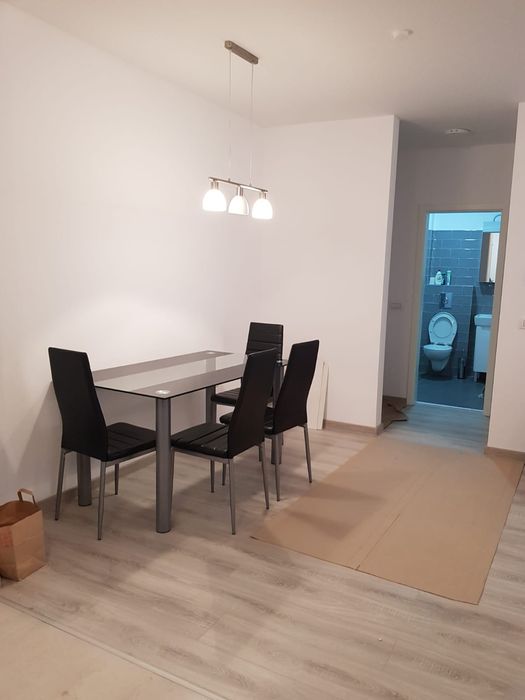 Închiriez apartament 3 camere