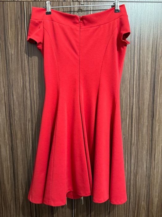 Червена рокля Junona