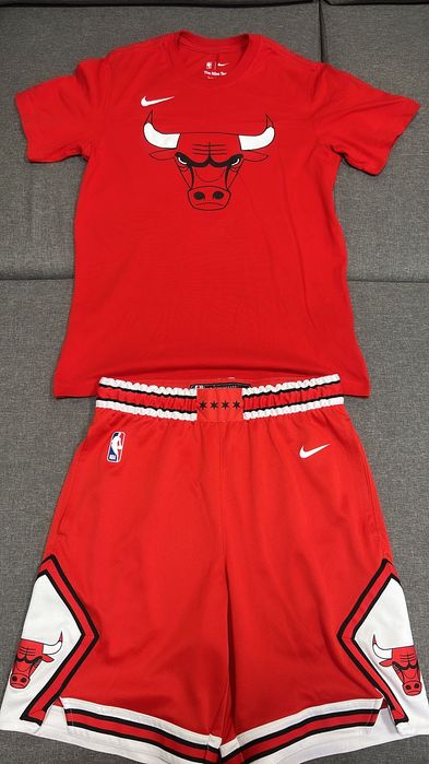 NIKE къси панталонки и тениска