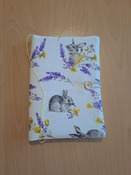 Текстилни калъфи / дрешки за книги